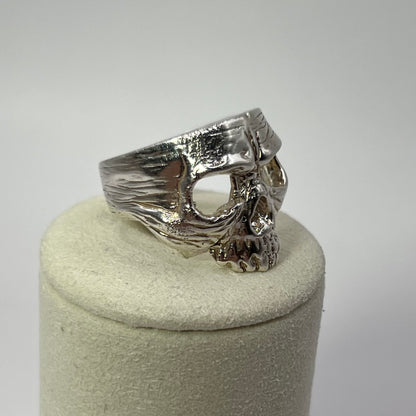 Skull ring